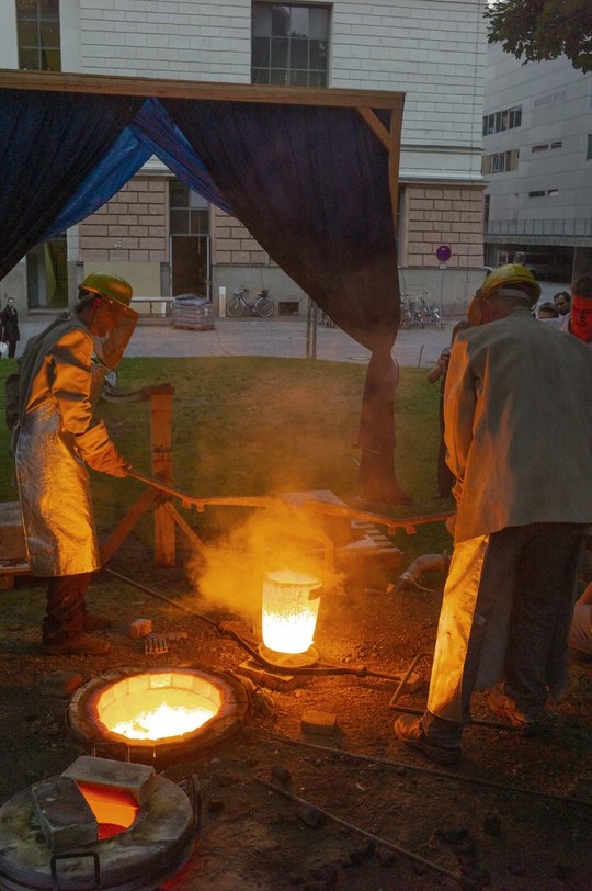 Markus-Lutter_Bildhauerei_Bronzetheater_2013_0
