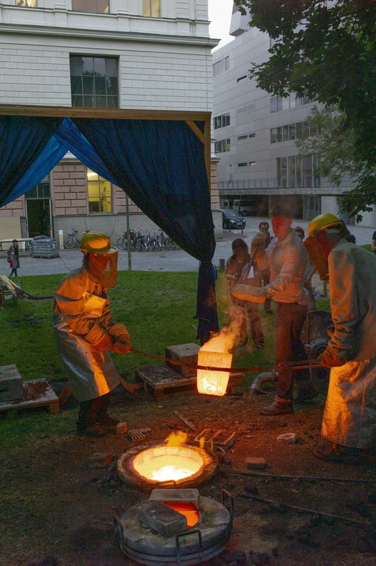 Markus-Lutter_Bildhauerei_Bronzetheater_2013_0